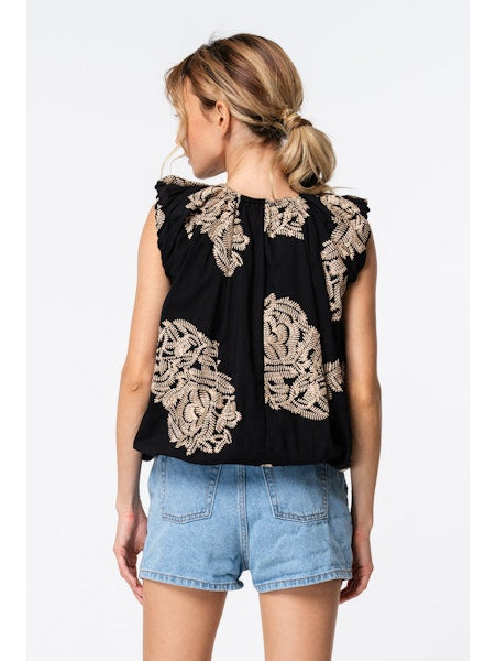 Ciebon Embroidered Short